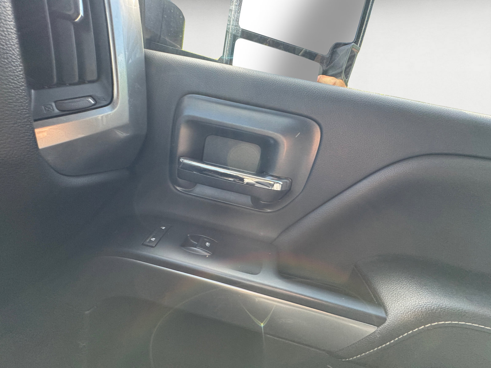 Used 2018 Chevrolet Silverado 2500 LT w/ LT Convenience Package AWD/4WD image 12