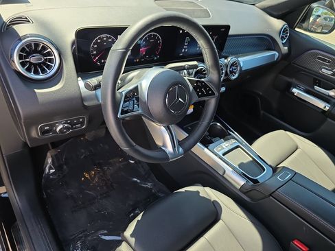 Certified 2025 Mercedes-Benz GLB 250 4MATIC image 9