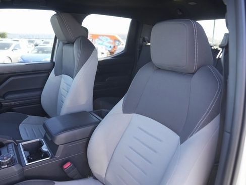 Used 2024 Toyota Tacoma TRD Off-Road image 10