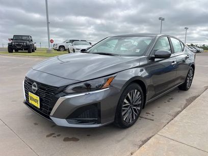 New 2025 Nissan Altima 2.5 SV w/ SV Premium Package