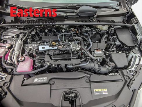 Used 2025 Toyota Prius Plug-In Hybrid image 7