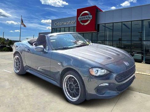 Used 2018 FIAT 124 Spider Classica w/ Technology Group image 1