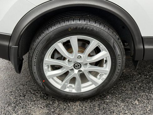 Used 2021 Nissan Rogue Sport SV w/ Technology Package image 11