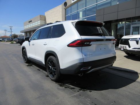 Used 2024 Toyota Grand Highlander AWD Hybrid image 5