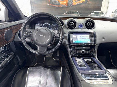 Used 2011 Jaguar XJ image 13