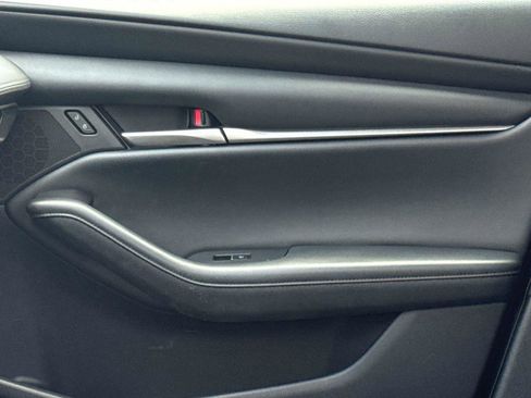 Used 2020 MAZDA MAZDA3 Hatchback FWD image 18