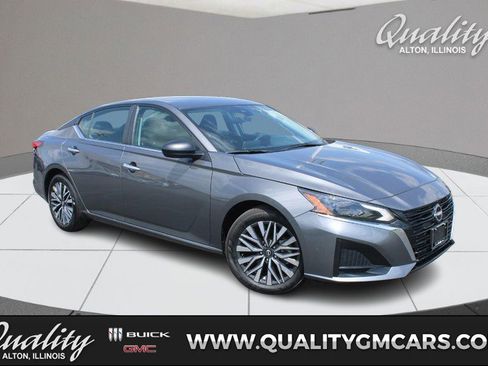 Used 2025 Nissan Altima 2.5 SV FWD image 1