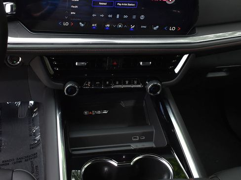 New 2026 Chevrolet Suburban RST w/ Comfort Package AWD/4WD image 16