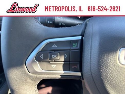 Used 2024 Jeep Compass Latitude w/ Convenience Group AWD/4WD image 16