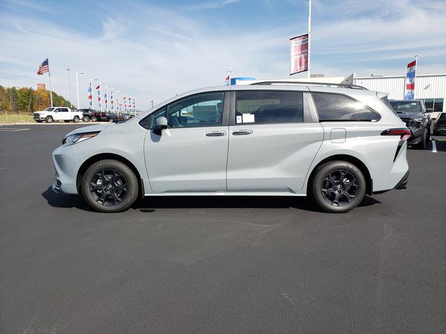 New 2026 Toyota Sienna XLE Woodland Edition AWD/4WD image 9