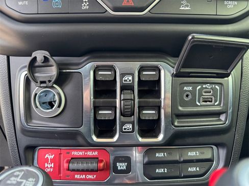 Used 2022 Jeep Wrangler Unlimited Rubicon 4xe w/ Steel Bumper Group image 27