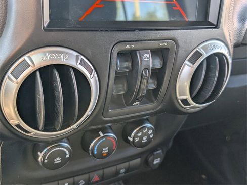 Used 2015 Jeep Wrangler Unlimited Sahara w/ Connectivity Group image 23