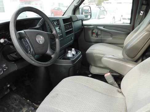 Used 2011 GMC Savana 3500 image 37