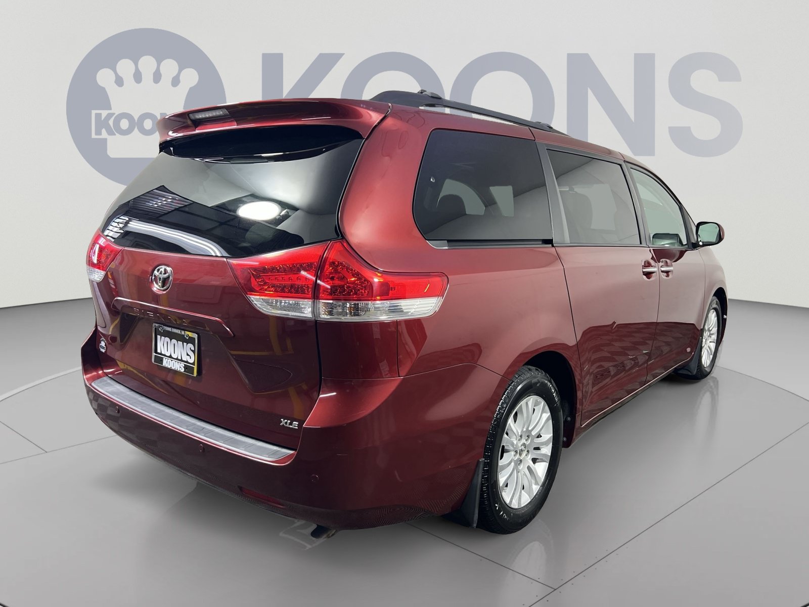 Used 2013 Toyota Sienna XLE w/ Entertainment Pkg FWD image 7