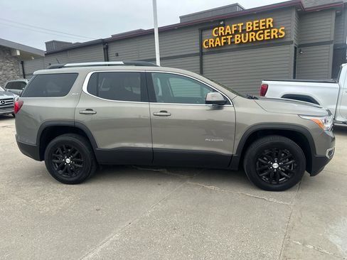 Used 2019 GMC Acadia SLT image 2