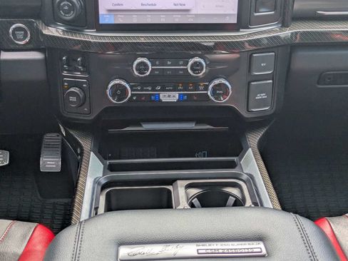 Used 2024 Ford F250 Lariat w/ Lariat Ultimate Package AWD/4WD image 19