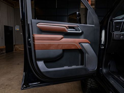 Used 2026 GMC Sierra 3500 Denali Ultimate image 36