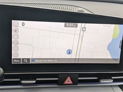 Used 2025 Hyundai Elantra Limited image 23