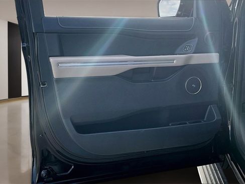 Used 2024 Ford Expedition Max Limited image 17