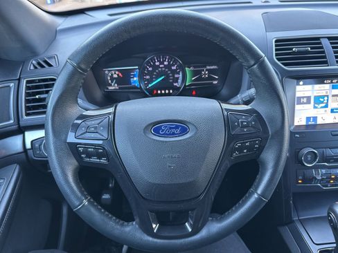 Used 2019 Ford Explorer XLT w/ Equipment Group 202A image 13