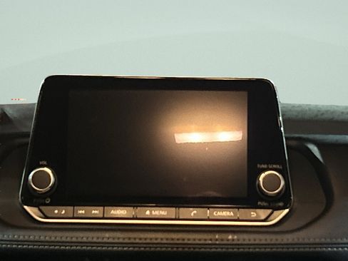 Used 2023 Nissan Rogue S image 18