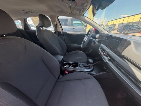 Used 2026 Kia K4 FWD image 32