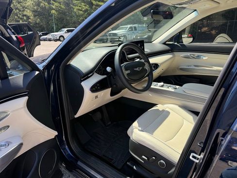 Used 2022 Genesis GV70 2.5T w/ Advanced Package AWD/4WD image 8