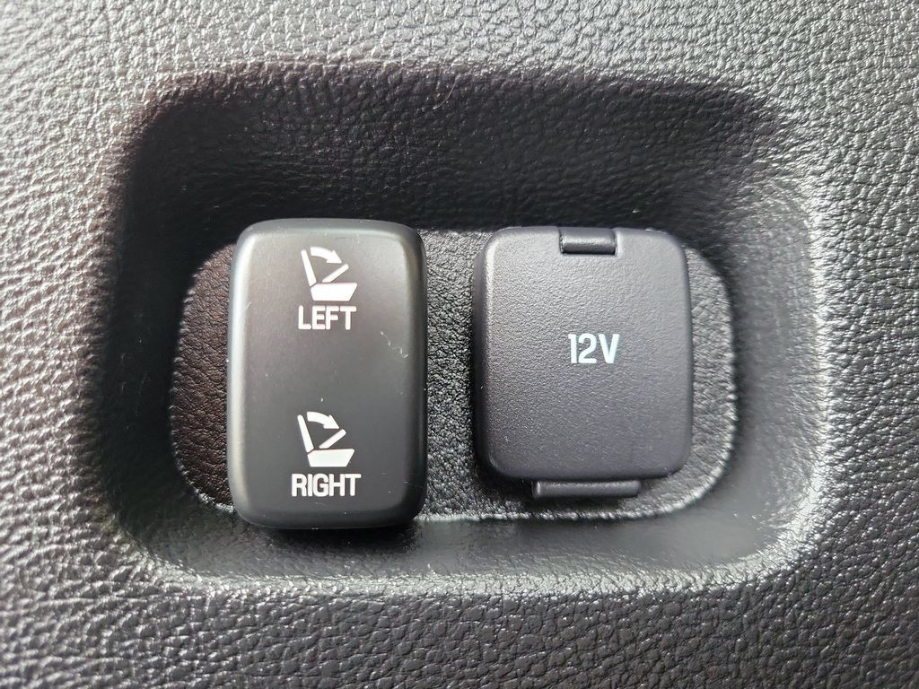 Used 2023 Ford Edge SEL w/ Convenience Package AWD/4WD image 9