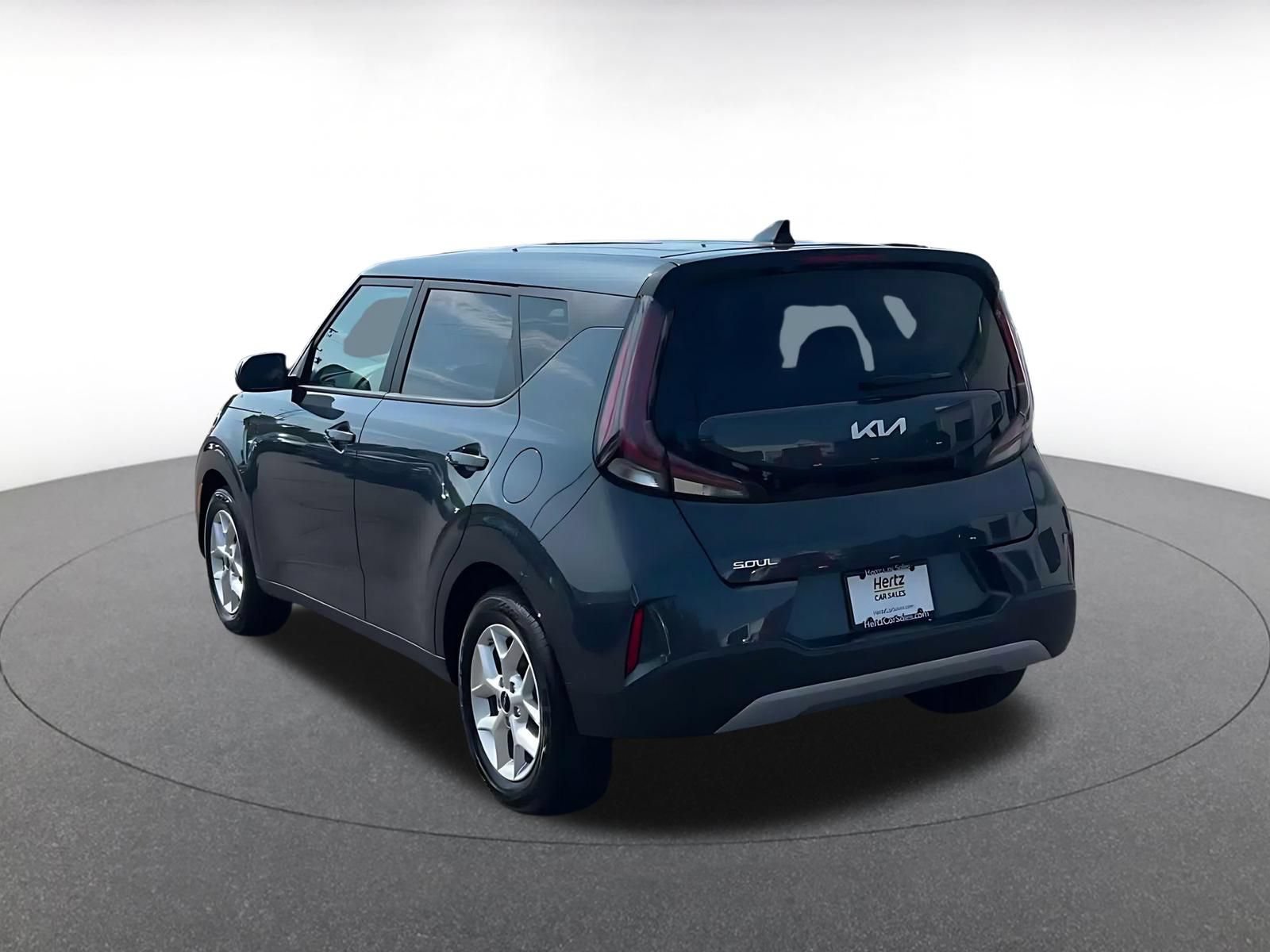 Used 2025 Kia Soul LX w/ LX Technology Package FWD image 10