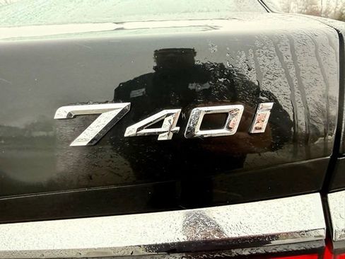 Used 2024 BMW 740i xDrive image 29