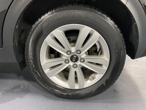 Used 2018 Kia Sportage LX image 11
