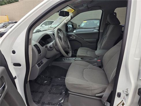Used 2021 Nissan Frontier SV w/ Midnight Edition Floor Mats RWD image 14