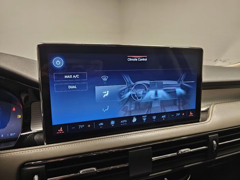 Used 2024 Lincoln Corsair FWD image 21