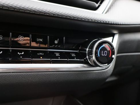 New 2026 Chevrolet Equinox LT w/ Convenience Package II image 13