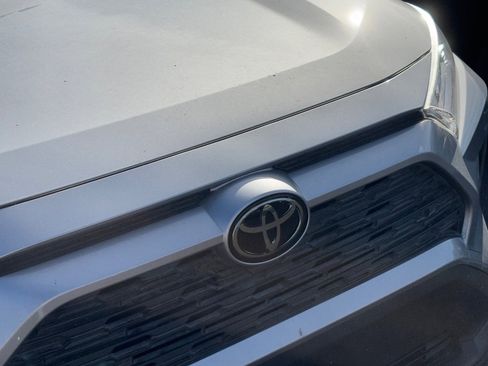 Certified 2019 Toyota RAV4 XLE Premium image 5