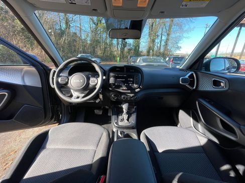 Used 2025 Kia Soul LX w/ LX Technology Package image 27