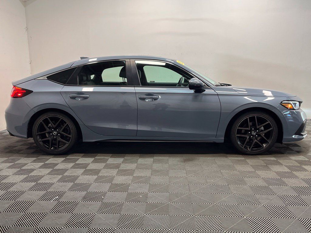 Used 2023 Honda Civic Sport Touring image 4