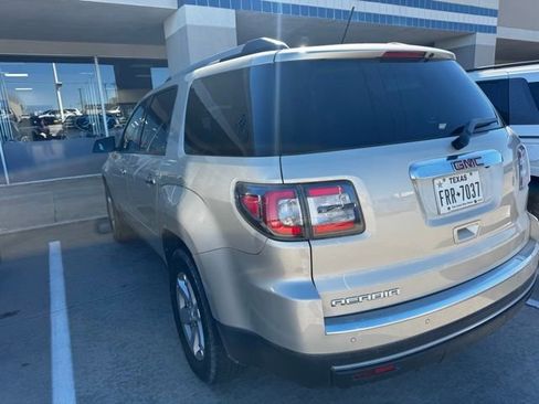 Used 2015 GMC Acadia SLE image 4