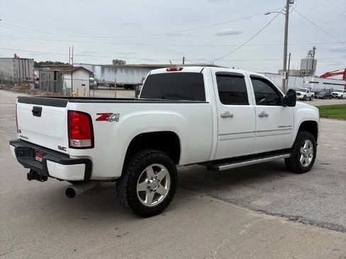 Used 2012 GMC Sierra 2500 Denali w/ Suspension Package, Off-Road AWD/4WD image 5