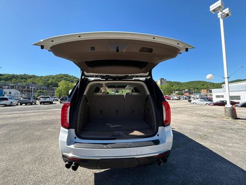 Used 2021 GMC Yukon Denali w/ Denali Premium Package AWD/4WD image 41