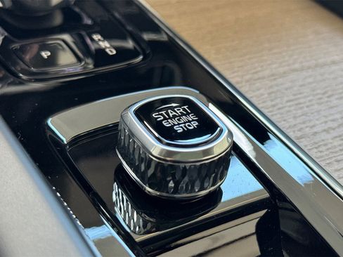 Used 2026 Volvo XC60 B5 Plus w/ Protection Package Premier image 21