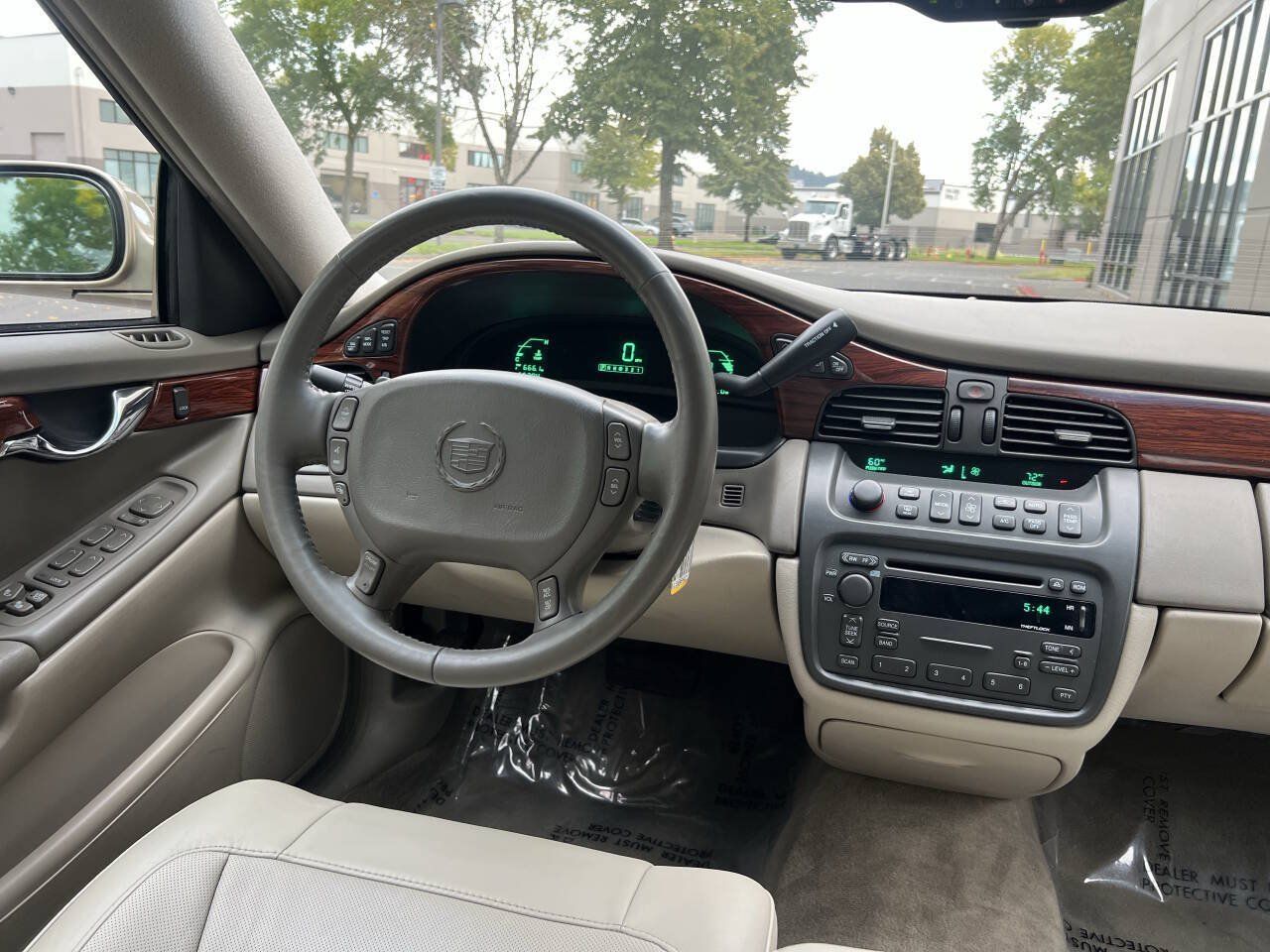 Used 2005 Cadillac De Ville FWD image 16