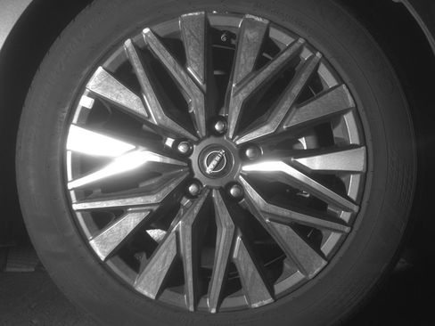 Used 2025 Nissan Altima 2.5 SV FWD image 13