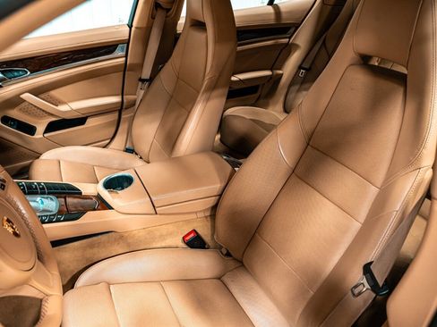 Used 2013 Porsche Panamera 4S image 18