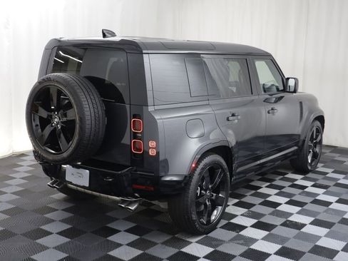 Certified 2025 Land Rover Defender 110 X-Dynamic SE AWD/4WD image 19