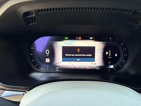 Used 2022 Volvo XC60 B5 Momentum w/ Climate Package FWD image 40