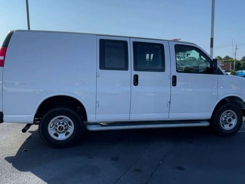 Used 2024 GMC Savana 2500 w/ Driver Convenience Package image 9