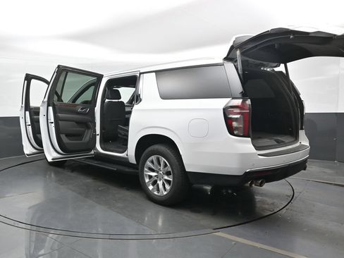 Used 2023 Chevrolet Suburban Premier AWD/4WD image 49