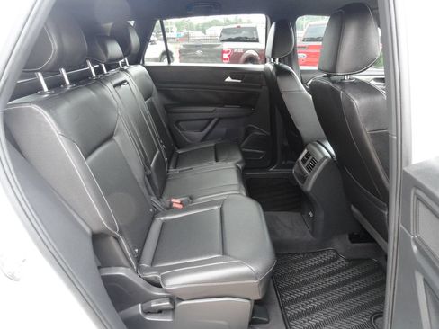 Used 2020 Volkswagen Atlas Cross Sport SE FWD image 7