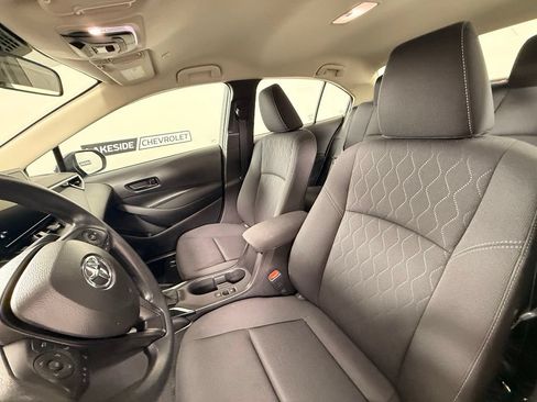 Used 2025 Toyota Corolla LE FWD image 40